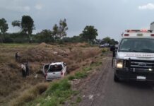 Vuelca camioneta en la San Felipe- Villa de Reyes