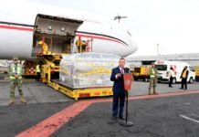 Llegan al país 1.5 millones de vacunas envasadas Pfizer-BioNTech y Sinovac