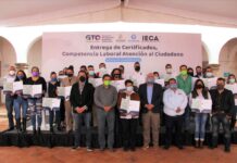 Servidores públicos reciben certificados de competencia laboral “Atención al Ciudadano”