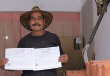 “Mi trabajo es un motivo para agradecer a la Santa Cruz, es la número uno, la que nos mueve en nuestro trabajo”, Anastasio, albañil