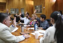 Autoridades municipales realizan sesión ordinaria