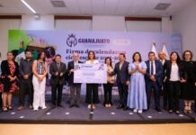 Firma Gobernadora Calendarios Escolares para el Ciclo Escolar 2025-2026