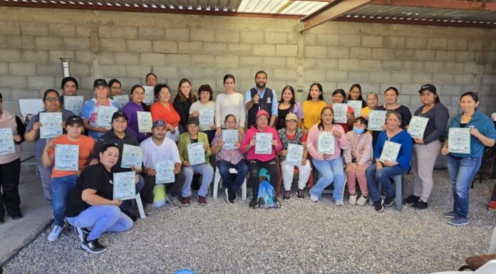 Impulsan el emprendimiento con curso de herbolaria en Ocampo